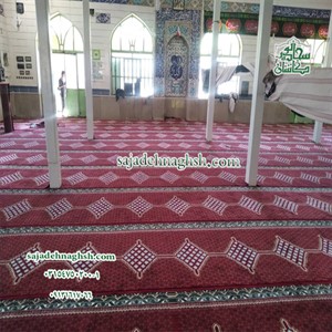 نصب فرش تشریفات در مسجد روستای شرق آباد شیراز در تاریخ 1399/06/16